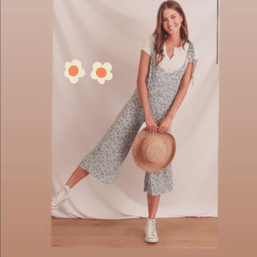 Breath of Youth Clothing “Mountains to Climb” Jumpsuit in light blue. Size: M 🌸